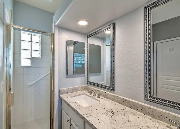 Private Patio + Pool Access: Quiet In * Tempe