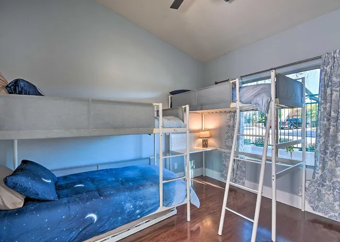 Private Patio + Pool Access: Quiet In Tempe